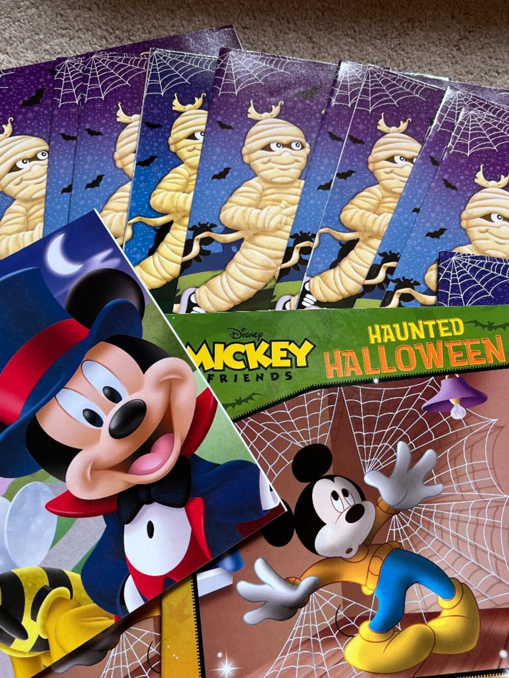 Halloween Book Bundle!‎ Mickey Mouse and Bookville New! (Books/x)